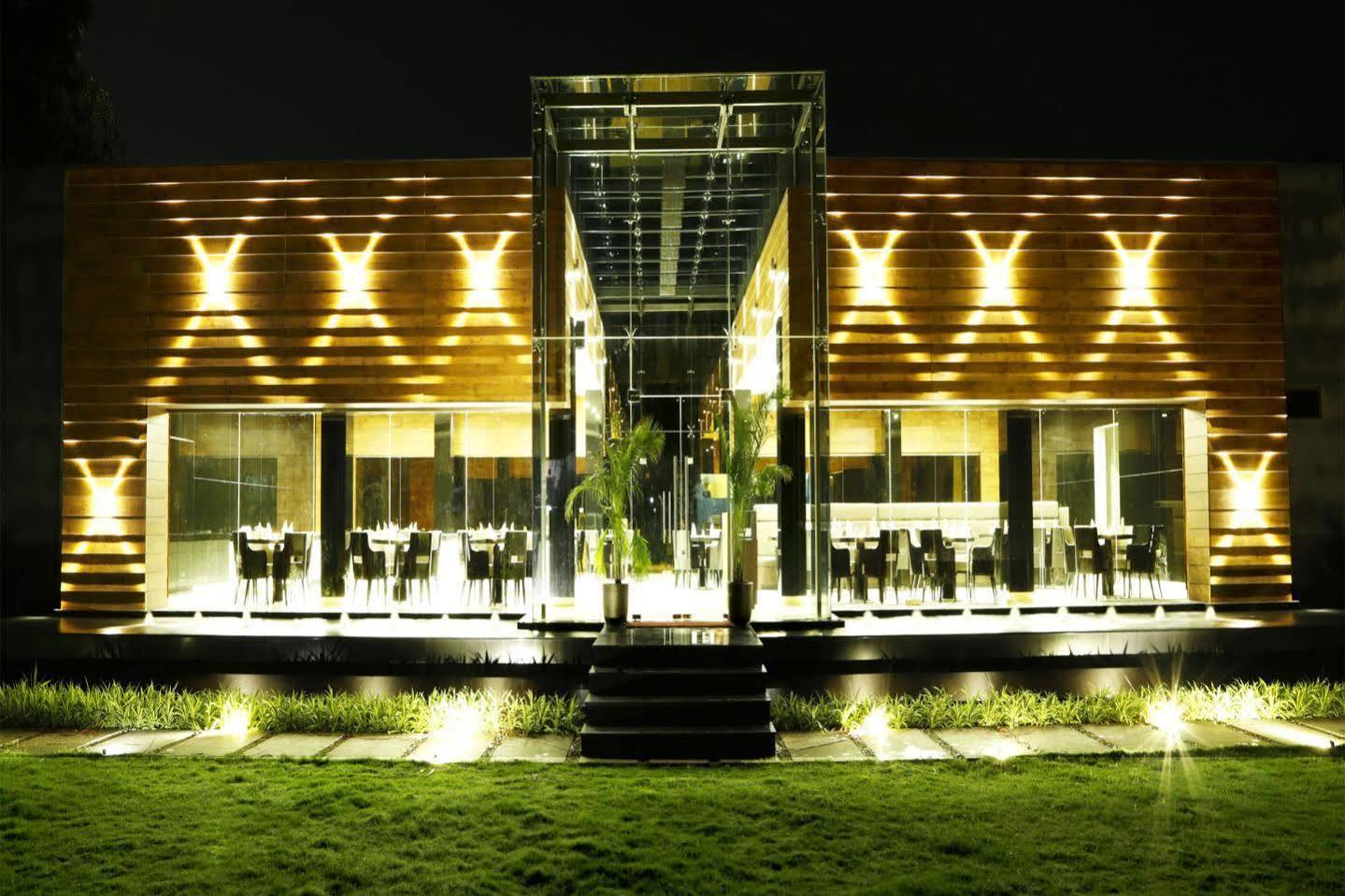 Pleasant Days Resort Chembarambakkam Lake Esterno foto